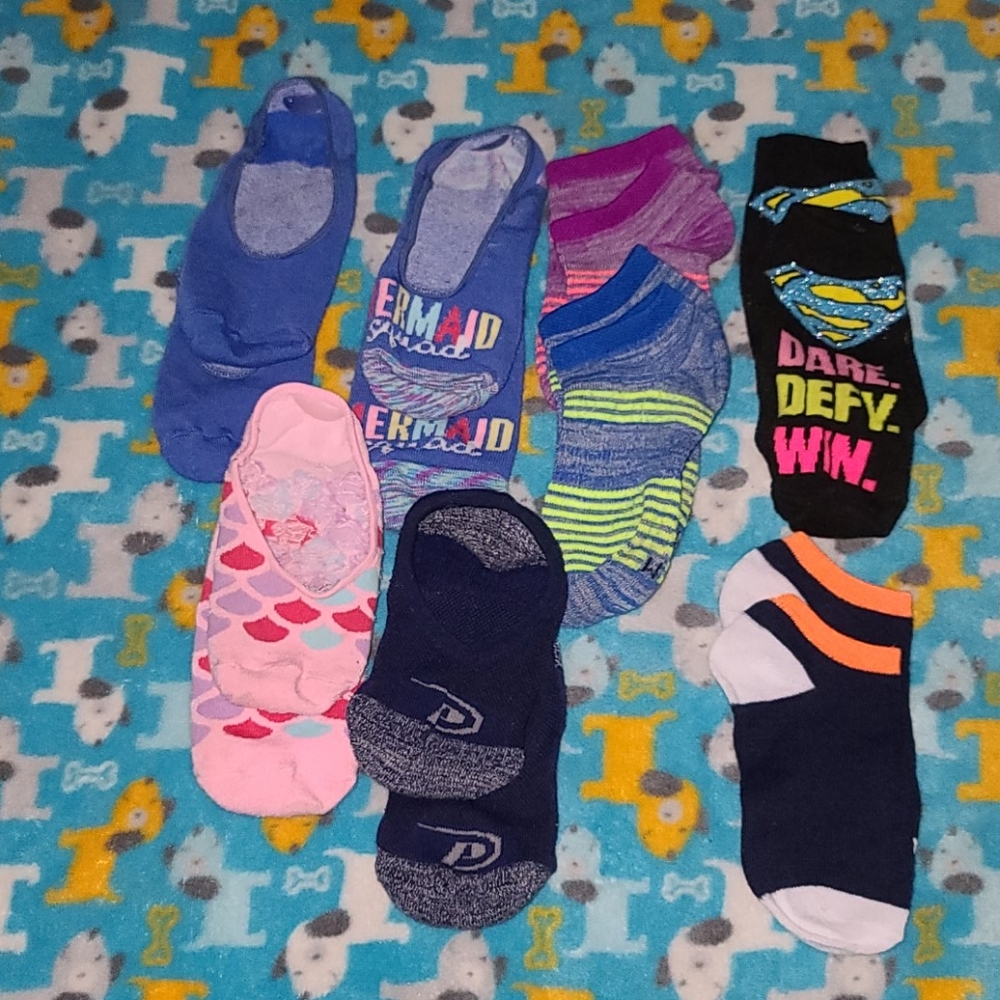 8 pairs of little girls socks size